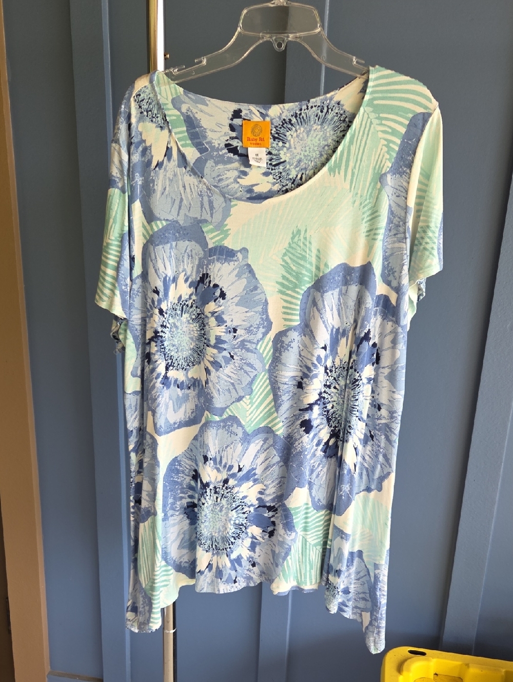 Ruby Rd. Blue & Mint Floral Scoop Neck Short Sleeve Tee